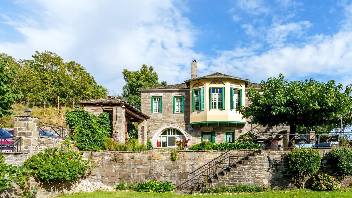 Tsepelovo Ski Chalet | Rustic Elegance With Stunning Views in the Heart of Zagori