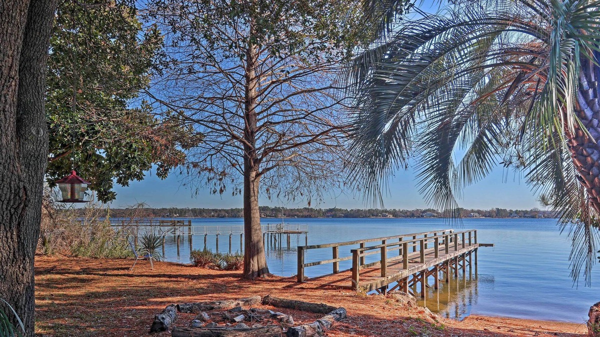 Lake Murray of Richland Cottage | Rustic Escape on Lake Murray w/ Fire Pit + Balcony