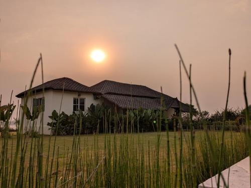 Hyderabad House | Rustic Farm House by the Lake