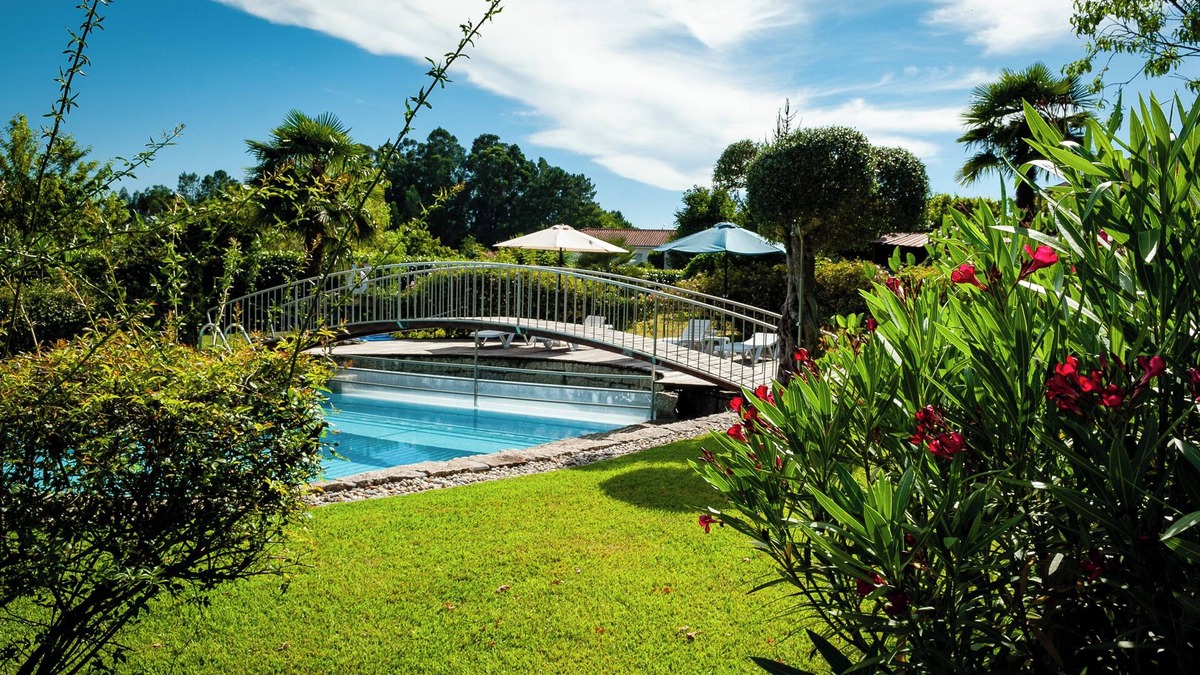 Povoa de Lanhoso Other | Rustic farm with swimming pool and playground!