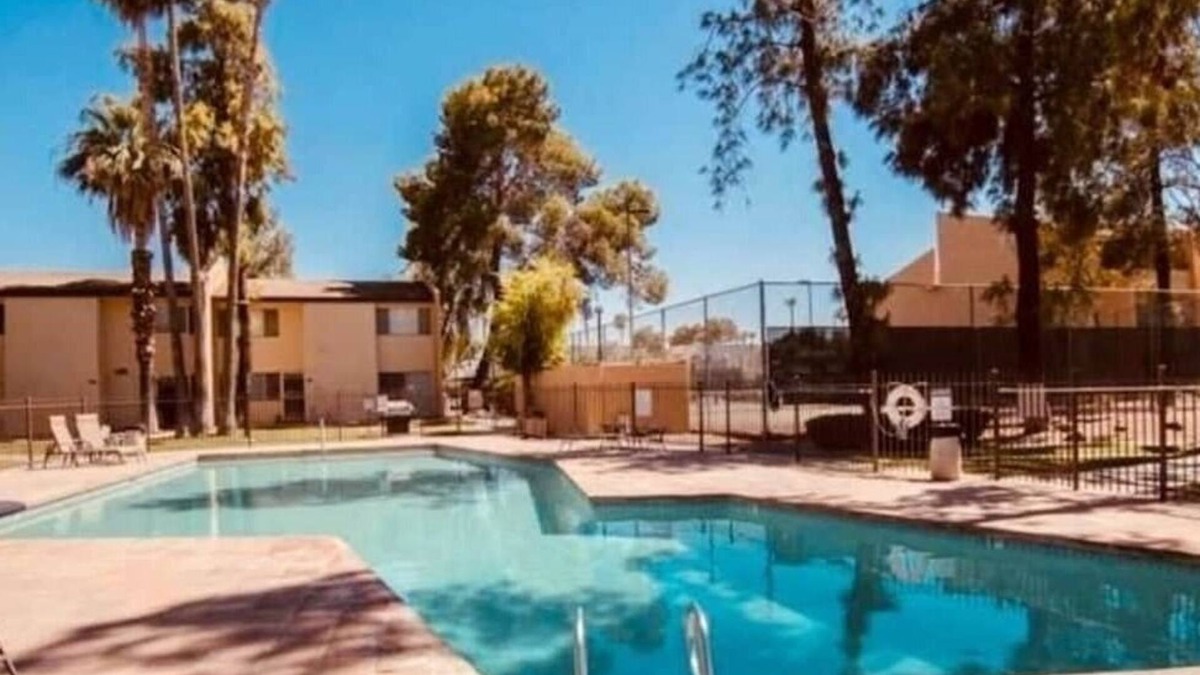 Woodland Springs Condo | Rustic Farmhouse Old Town Condo w/Patio & Pool