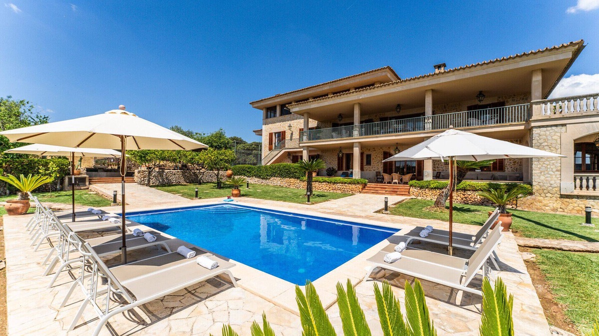 Costitx Ski Chalet | Rustic Finca in Mallorca Son Tomasset with pool