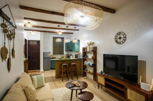 Entebbe Apartment | Rustic Haven Lakeside Condo in Entebbe