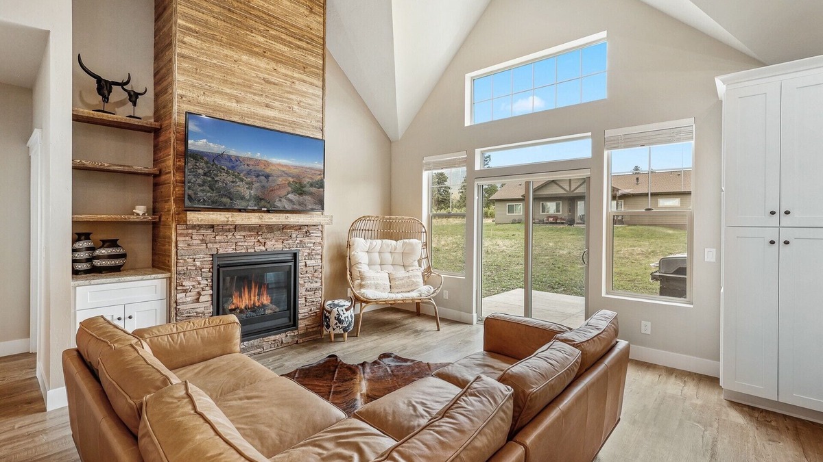 Williams House | Rustic Home - Central AC, Game room, 4BR, Sleeps10