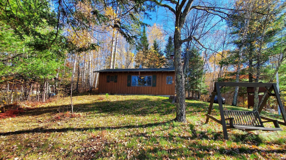 Bovey Cabin | Rustic Lakeside Cabin