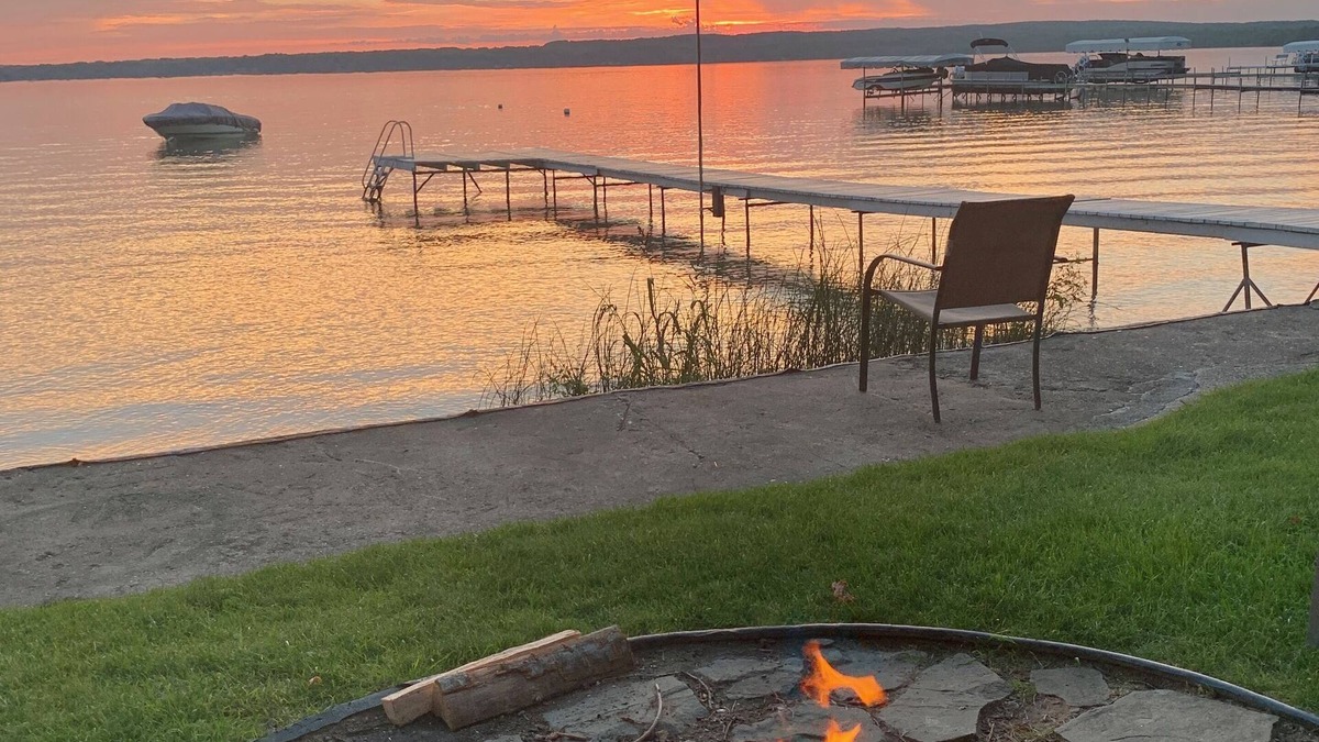 Cheboygan Cabin | Rustic Log Cabin -Water Front, Boating, Fishing, Air conditioned!