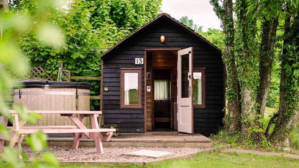 Forres Cabin | Rustic Log Cabin With Hot Tub
