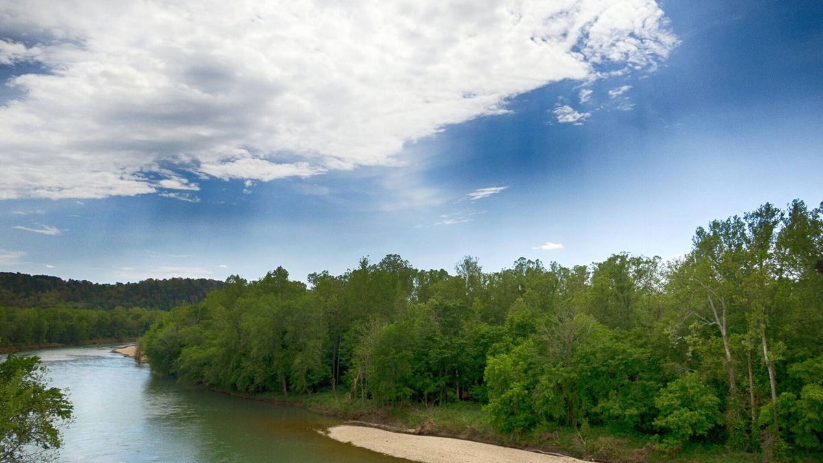 Tahlequah House | Rustic Luxury Along the Illinois River