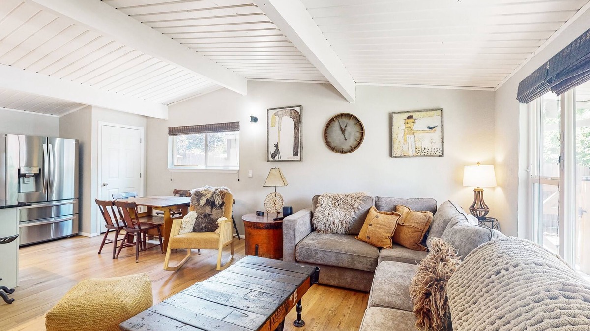 Central Colorado Springs House | Rustic mountain view home w/large yard, pond, & updated kitchen - dog-friendly
