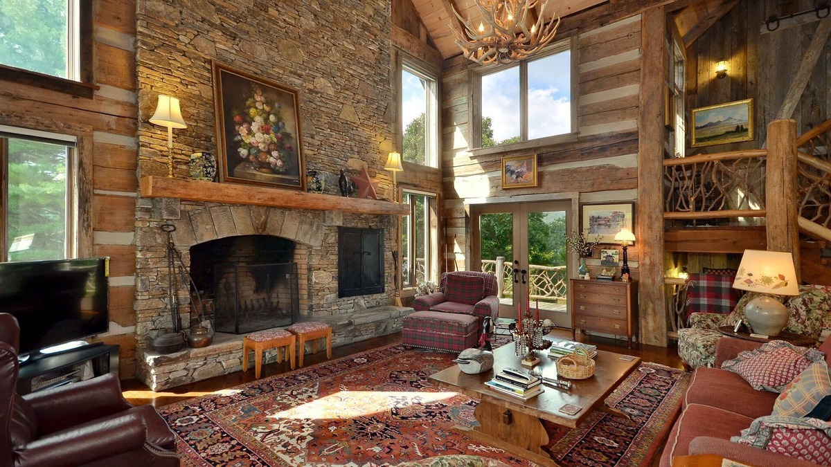 Highlands House | Rustic Mtn. Elegance with Views located Btwn Highlands-Cashiers-Lake Glenville!