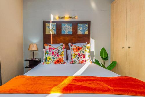 Downtown Johannesburg Apartment | Rustic Oasis at Mapungubwe 4 Star Hotel, Johannesburg