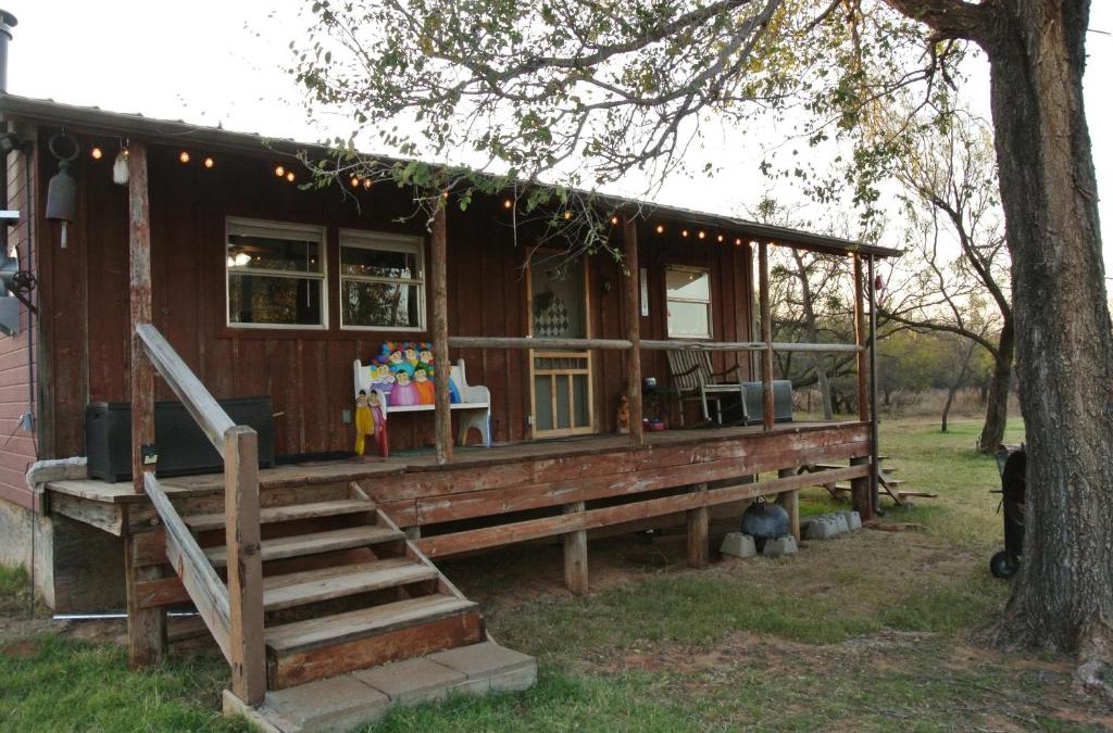 Vernon House | Rustic Red River Retreat