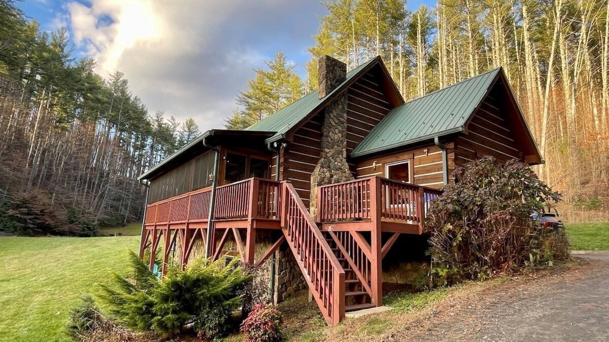 West Jefferson House | Rustic Retreat at Barn on the New - West Jefferson