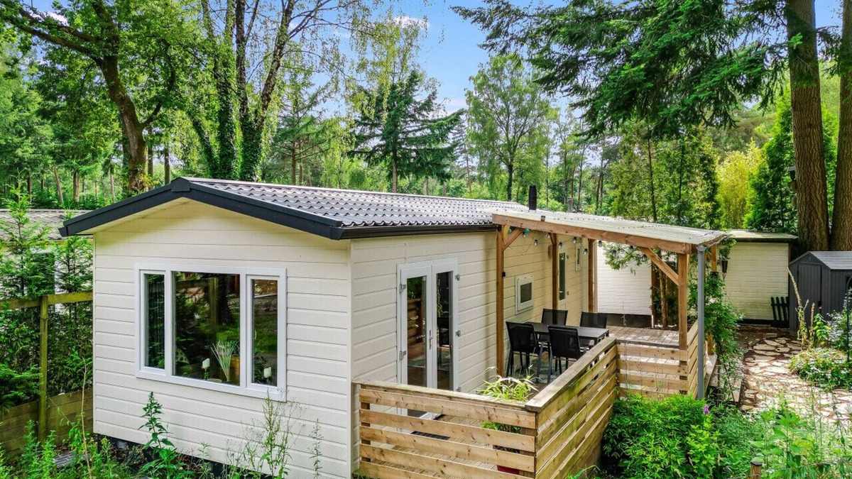 Bosgebied Hoenderloo House | Rustic Retreat: Cozy Cottage in the Veluwe