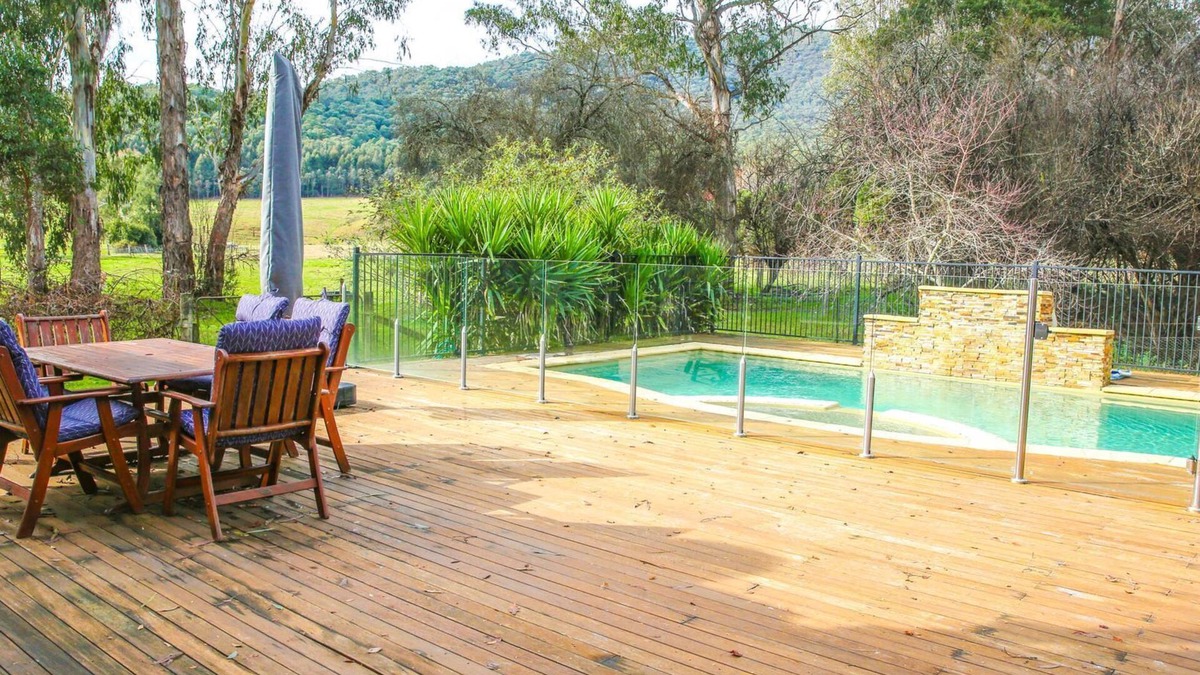 Bright House | RUSTIC RETREAT - Tranquil retreat with a pool close to Bright