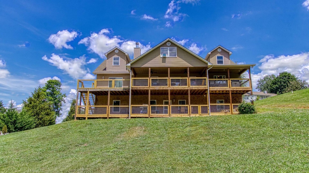 Sevierville Cabin | Rustic River Lodge by HoneyBearCabins