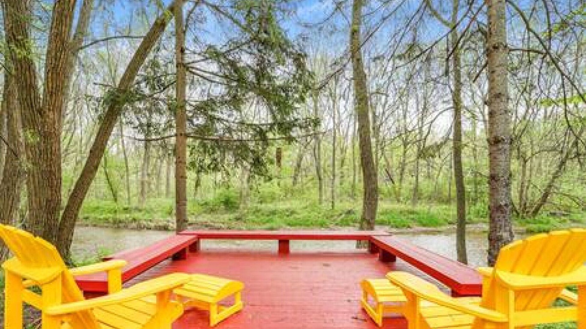 Halton Regional Municipality House | Rustic Riverfront Escape with Sauna in Burlington