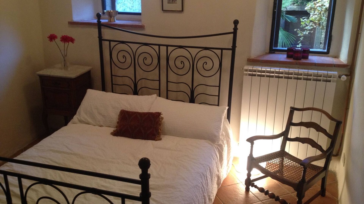 Guzzano-pieve di Controne Cottage | Rustic, romantic barn in Tuscany, in perfect isolation, with spectacular views.