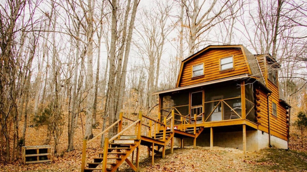 Taswell House | Rustic & Secluded Traditional Log Cabin on 86 Ac!