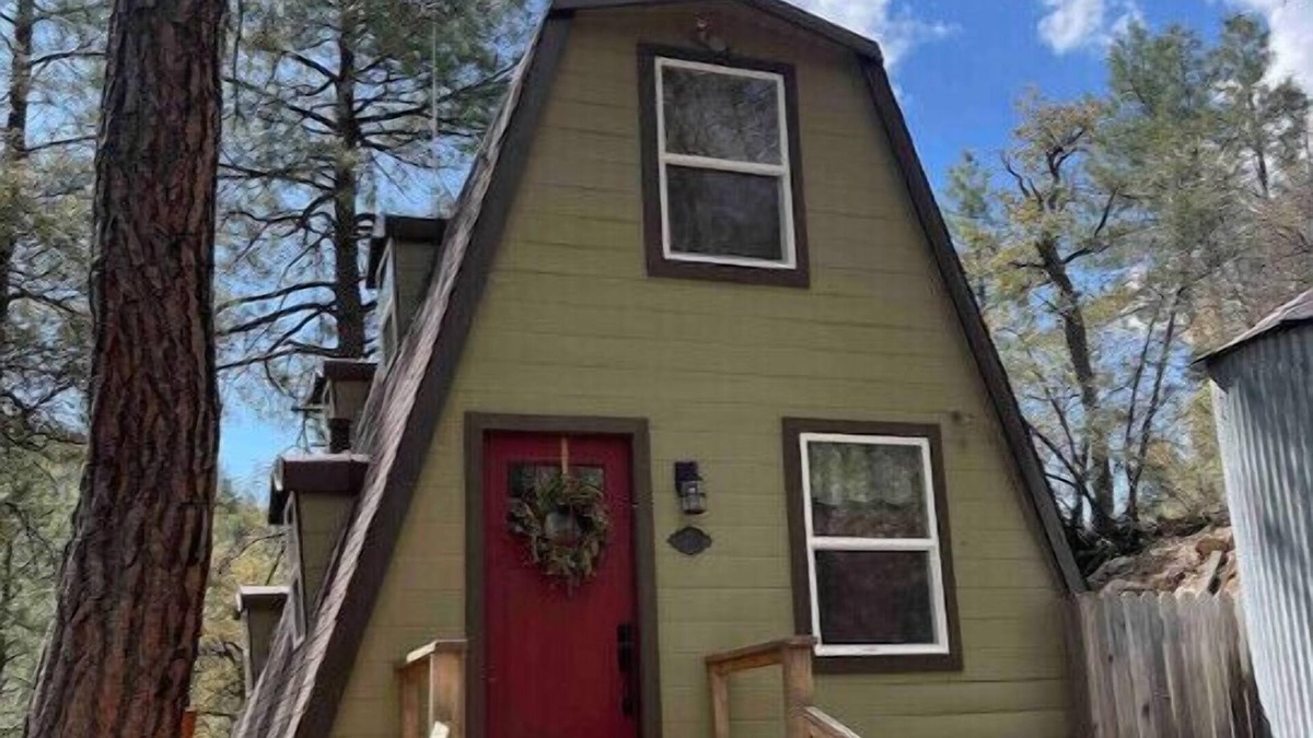 Prescott Cabin | "Rustic Serenity"