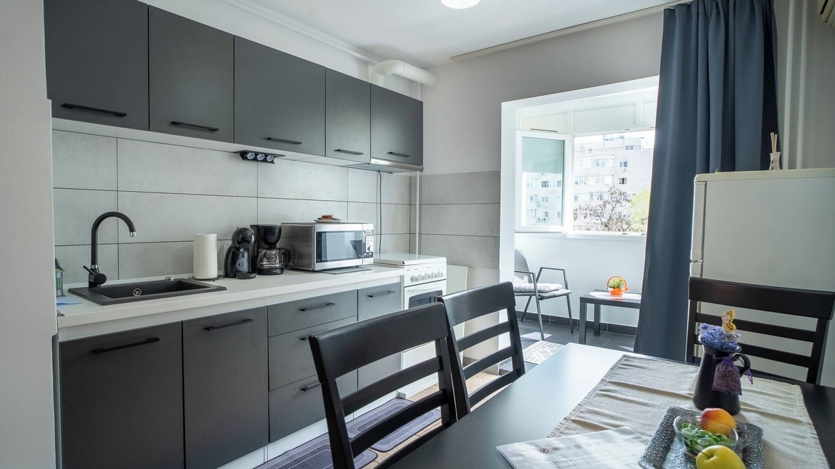 Sector 3 Apartment | Rustic & Spacious 3BR Apartment