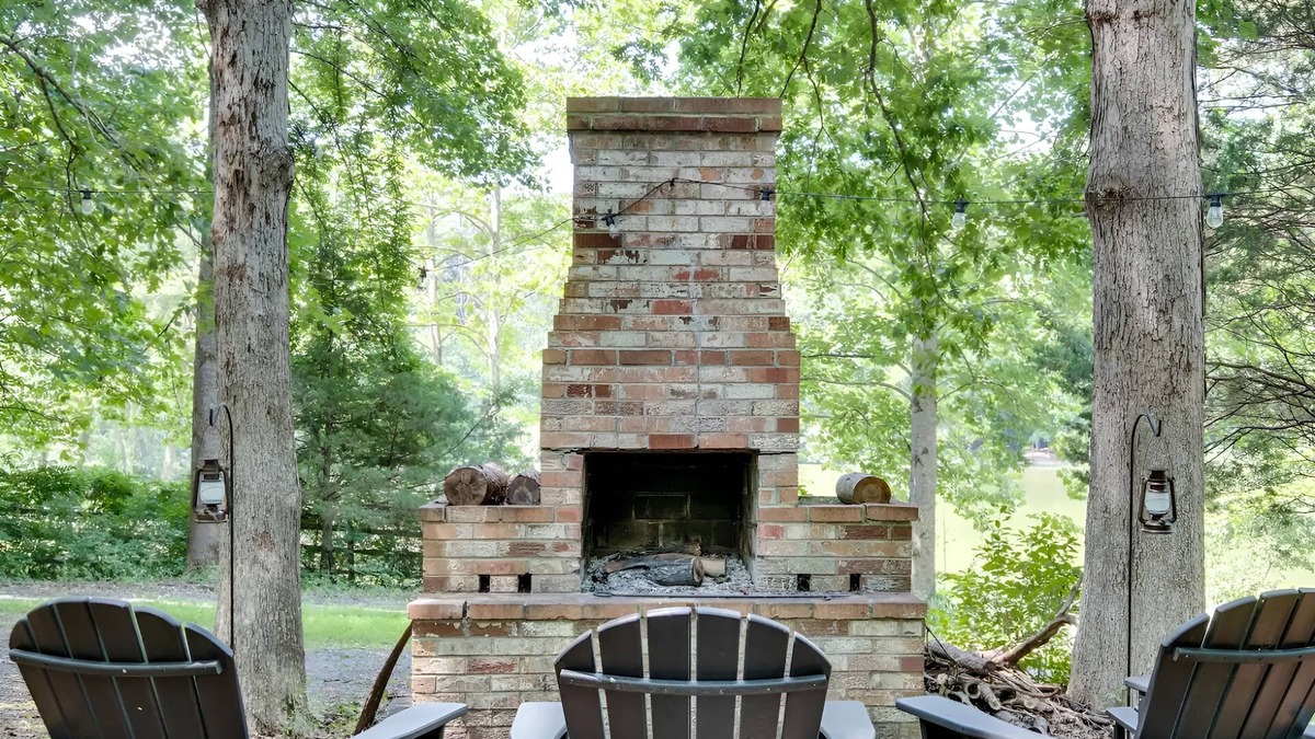 Livingston House | Rustic Lakeview Cabin: Gazebo, Chimney & Grill
