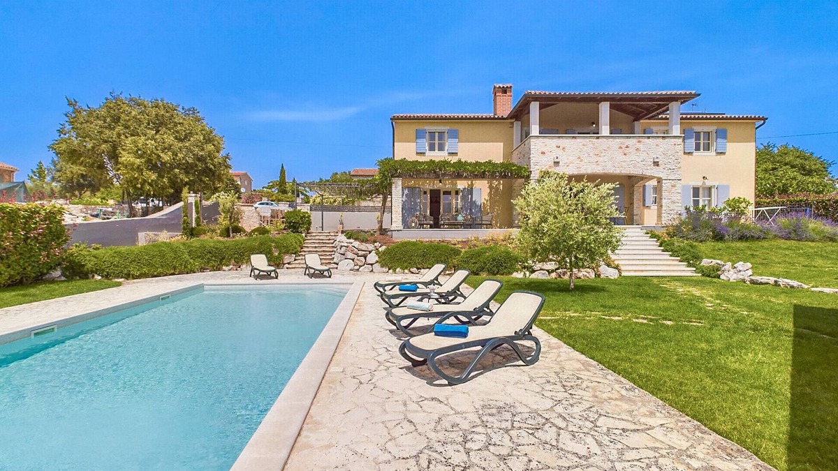 Heraki Villa | Rustic Villa Azzurra with pool in Sv. Lovrec