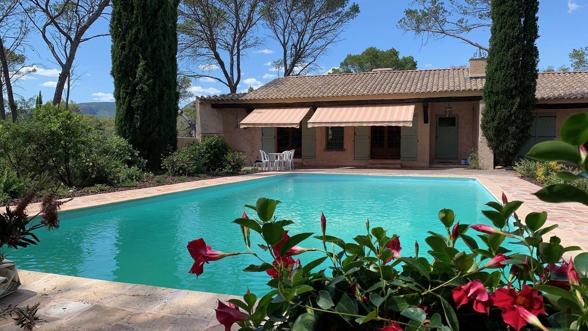 Puget-sur-Argens Villa | Rustic villa with a large swimming-pool, close to the sea