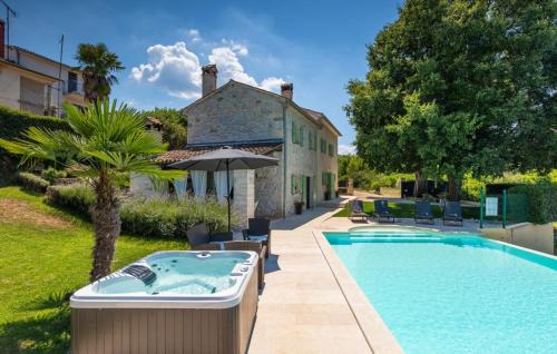Rakotule Villa | Rustic villa Zvonar with pool in Motovun