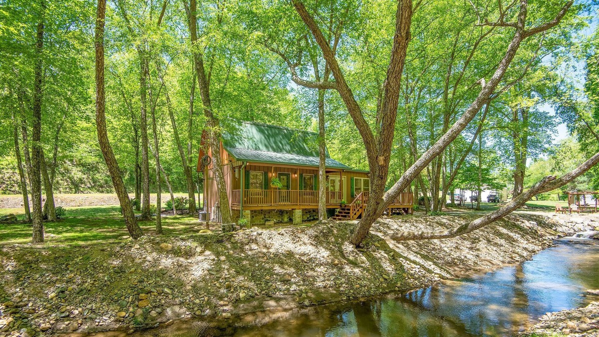 Millers Creek Cabin | Rustic Waterfront cabin HOT TUB