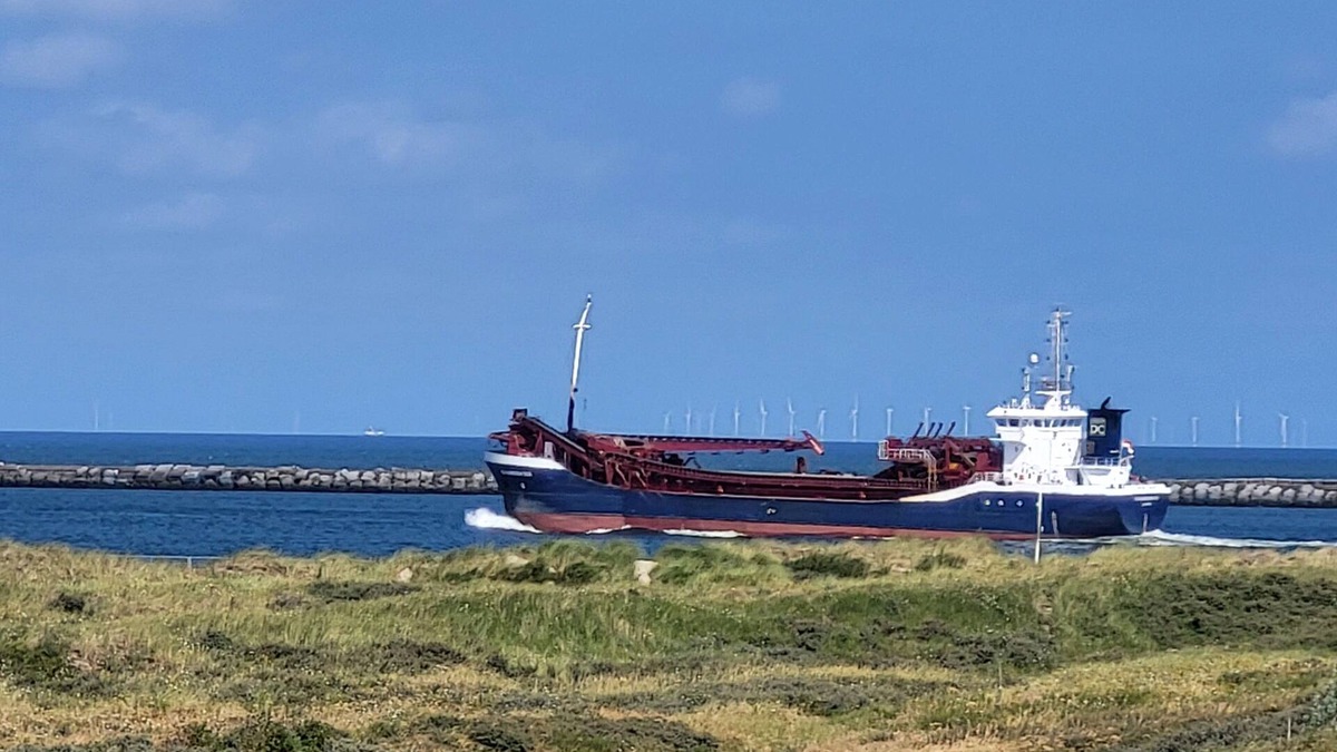 Municipality of Velsen Condo | Rustig Appartement met Uitzicht op zee