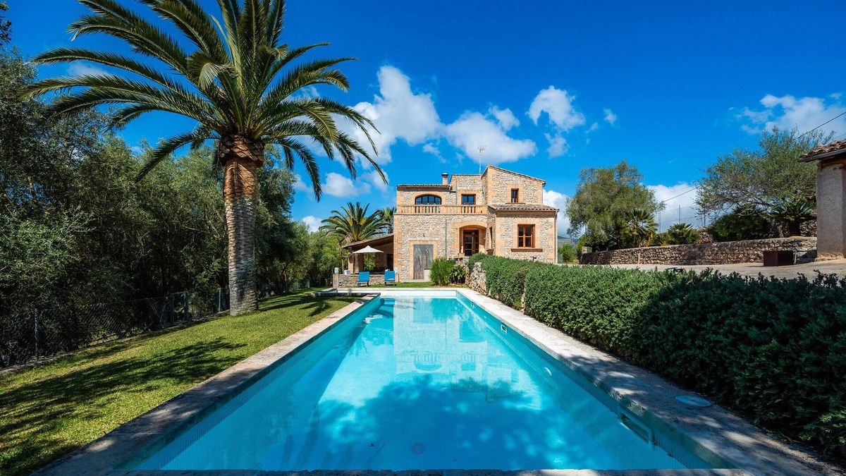 Arta Villa | Rustikale Finca mit Pool, Garten, WLAN, Klimaanlage und Balkon; Parkplätze vorhanden