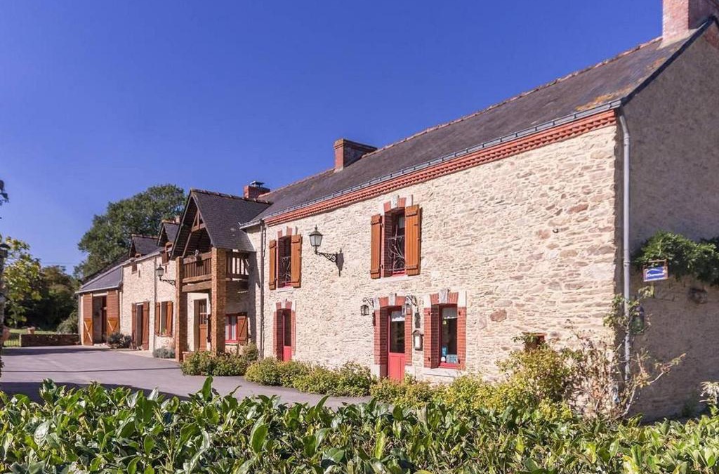 Bouvron Bed & Breakfast | Rustique, Confort et Détente Près de Nantes: Chambre Équipée avec Petit-Déjeuner Inclus - FR-1-306-1254