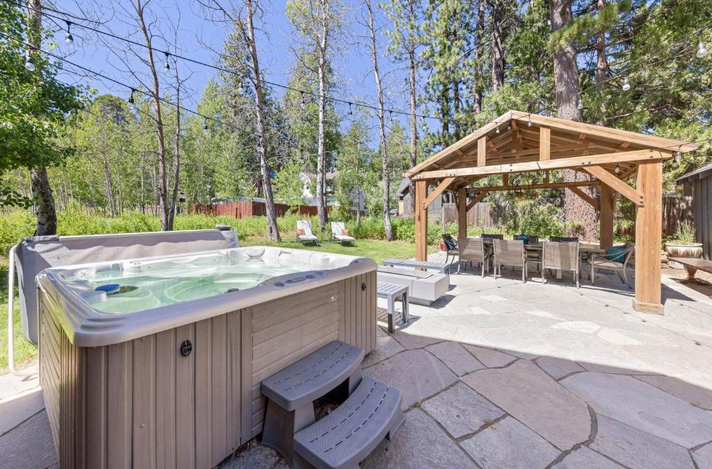 Tahoe City House | Rustling Grove in Tahoe City - Pet-Friendly, Walking Distance to Downtown and Lake - Private Hot Tub