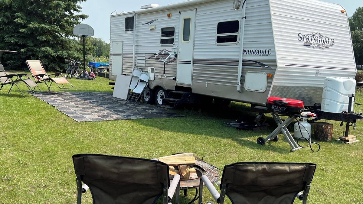 Red Deer RV Rental | RV Camping on 2.5 acres - only 3 minutes from South Red Deer