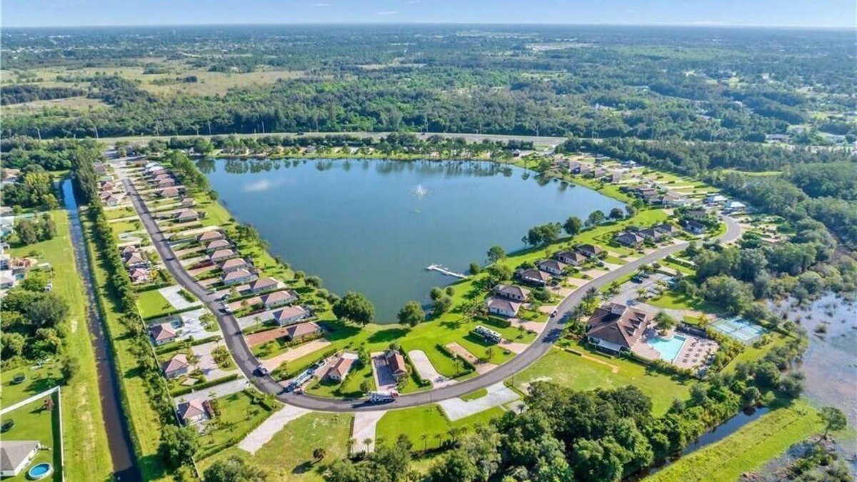 Biggar RV Rental | RV Lot for Rent in Luxury Motorcoach Resort - Lot 2