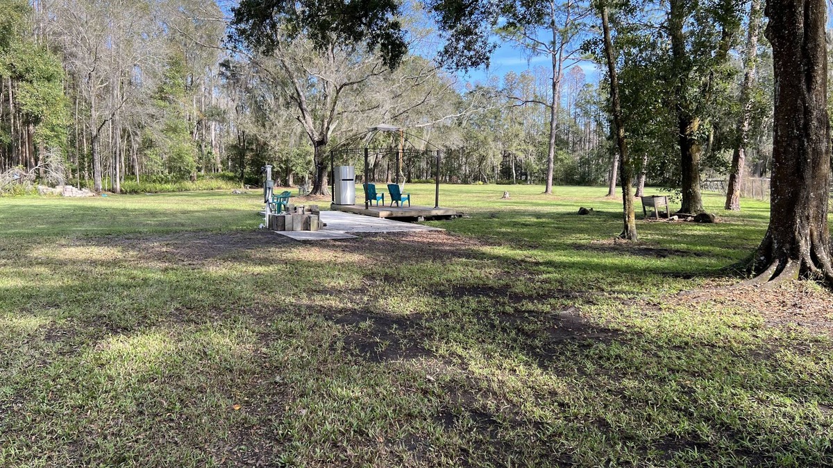 Land O' Lakes House | Rv spot in land o lakes on 3 acres rv is not included.