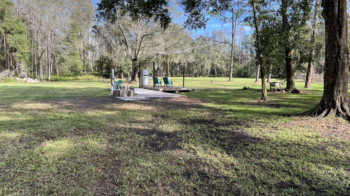 Land O' Lakes House | Rv spot in land o lakes on 3 acres rv is not included.