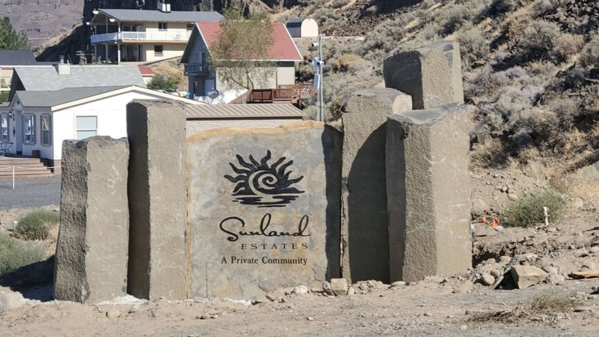 Sunland Estates RV Rental | RV spot on the River Unit C -minutes from Gorge concerts