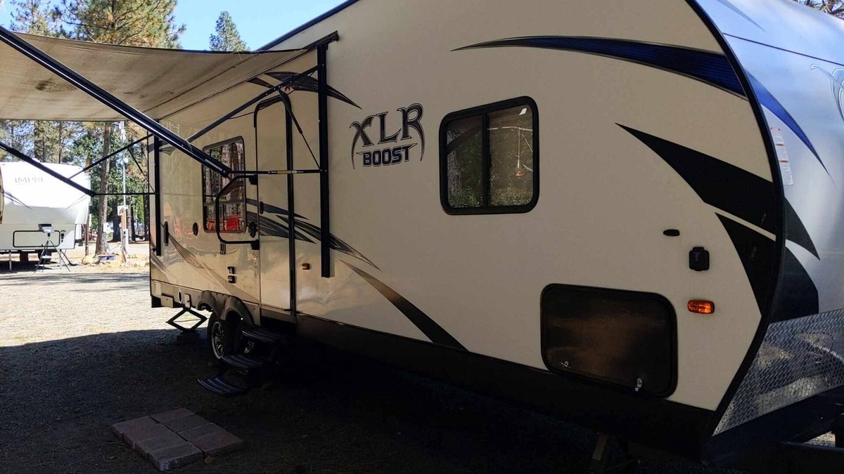 Cave Junction House | RV11 XLR - 27' Family Toy Hauler - Sleeps 6