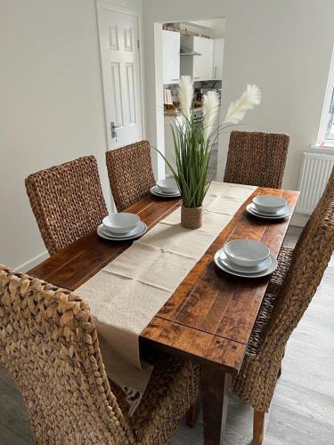 Newton-le-Willows House | Rydal house 2 bedroom house with upstairs bathroom