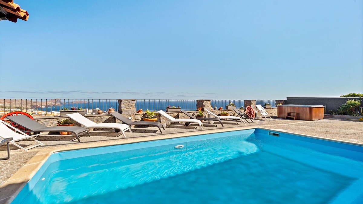 Machico House | São Lourenço Guest House