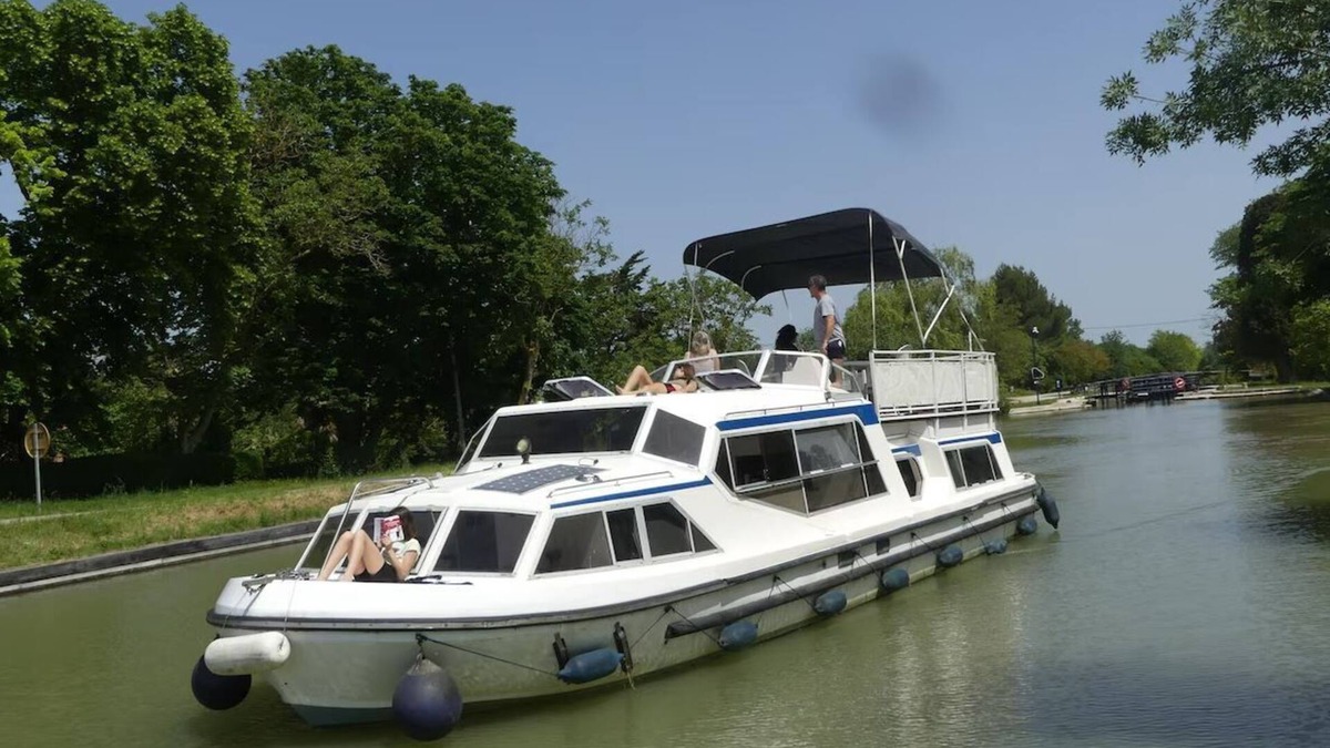 Castelnaudary Boat Rental | Séjour Atypique sur un Bateau