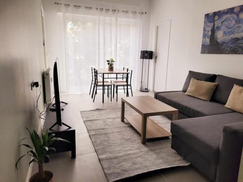 Fabron Apartment | Séjour chic proche de la mer