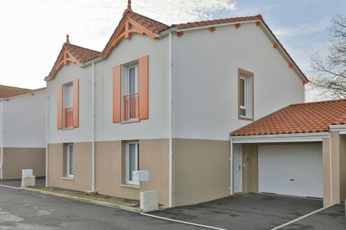 Olonne-sur-Mer House | SéjourOlonne - Maison para-hôtellière 4 étoiles, quartier calme