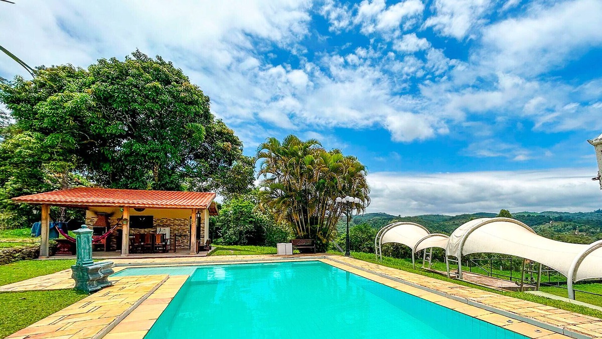 Sao Joao Novo House | Sítio das Rochas com churrasqueira em São Roque/SP