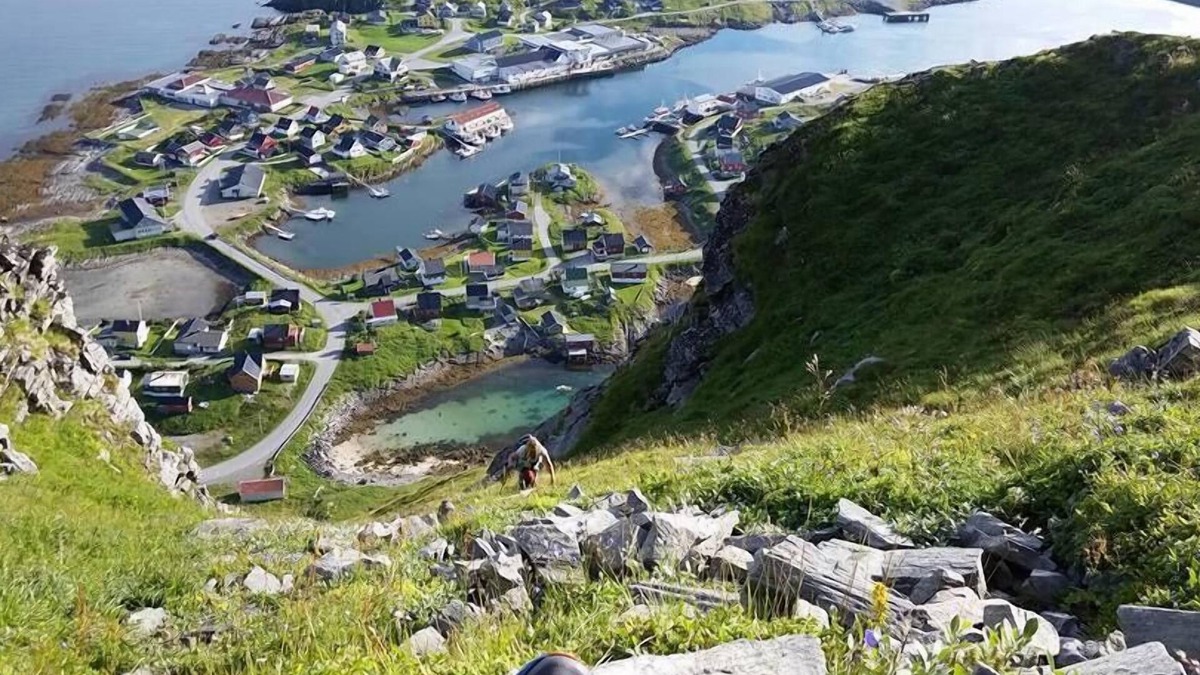 Hasvik Cottage | Sørøya Havfiskecruise AS - Elfridastuat