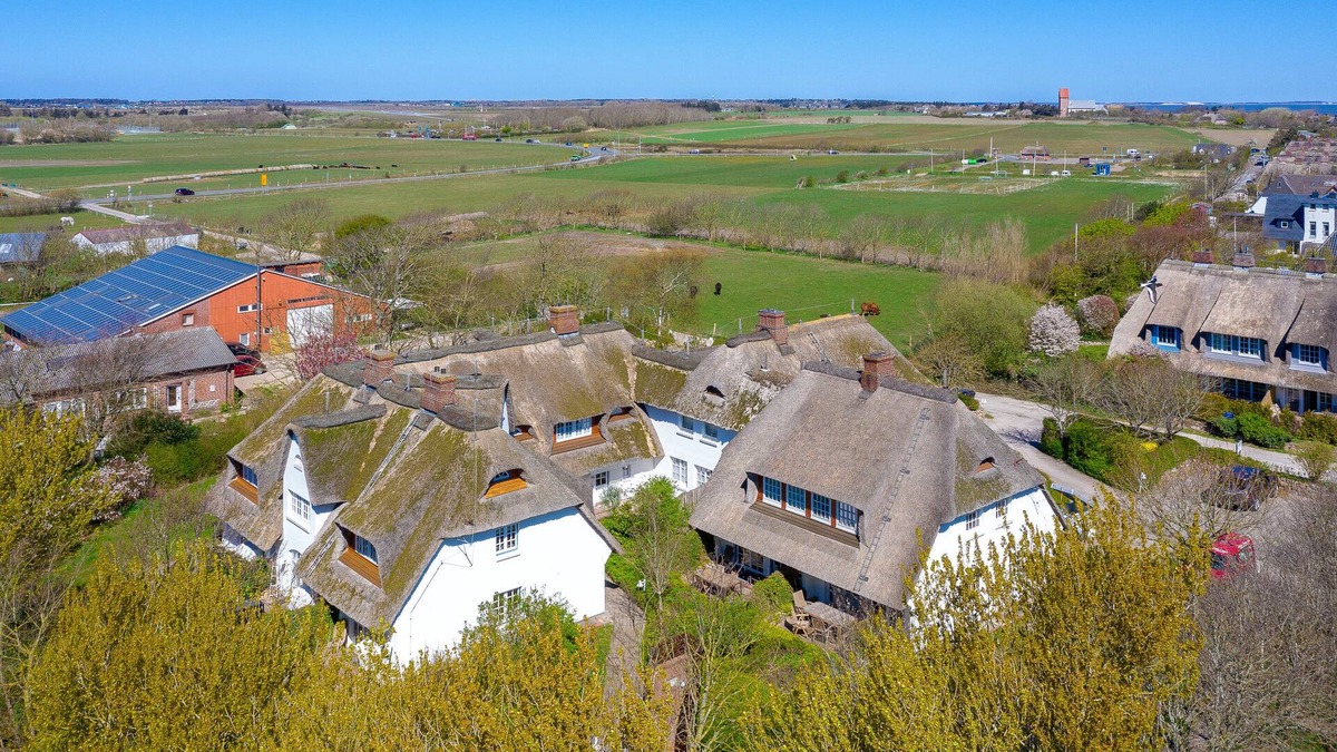 Keitum Apartment | Süderhof 14 - im Südwesten von Keitum Gelegenes Reetgedecktes Haus