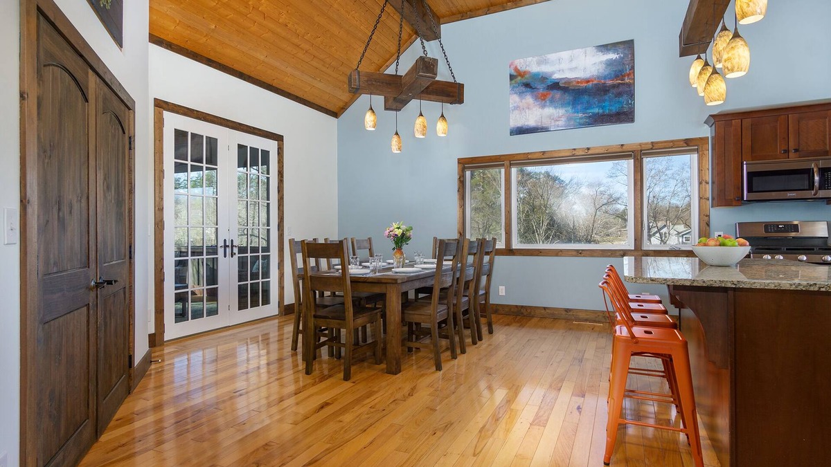 Fletcher House | S AVL, hot tub, 3x Kings, close to Biltmore
