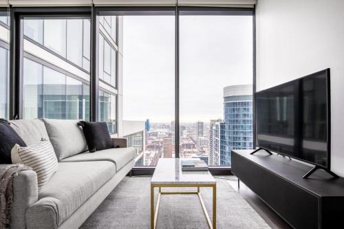 South Loop Apartment | S Loop 1BR w Pool Gym nr Soldier Field CHI-350